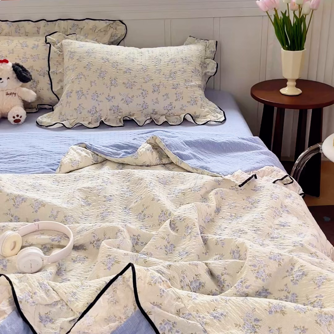 91家纺网 家纺一手货源 找家纺 利禾家纺 2026新款法式花边泡芙纱夏被四件套 兰花草
