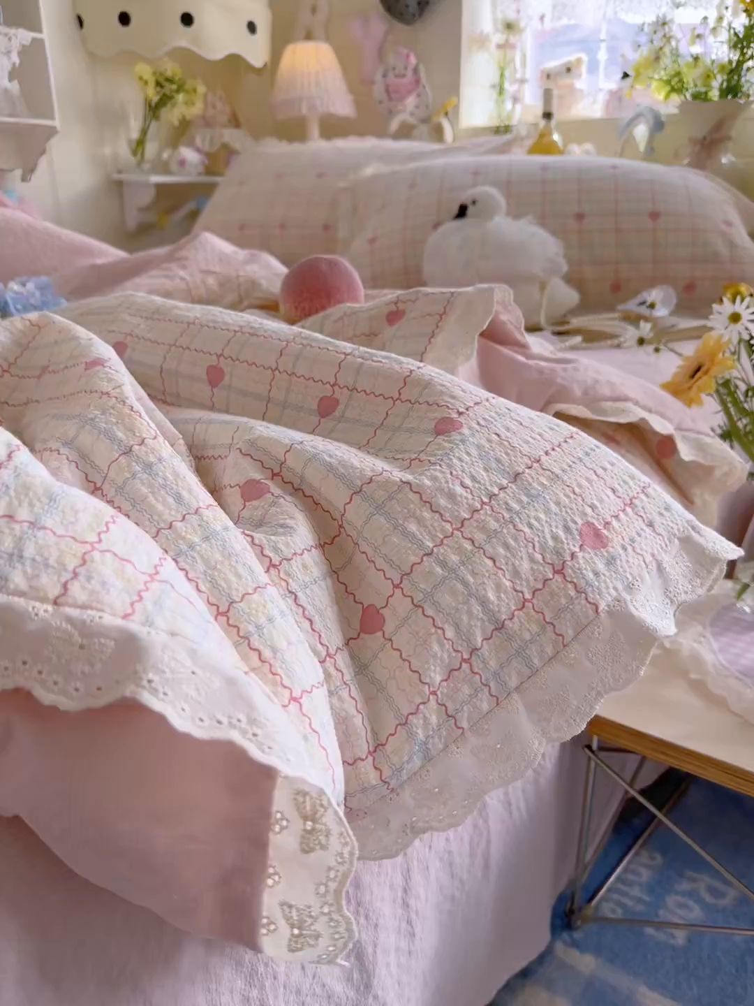 91家纺网 家纺一手货源 找家纺 几禾 2026新款泡芙纱全棉蕾丝花边夏被-花笺系列（甜系花边撞入梦境，软乎乎的质感，治愈所有疲惫） 花笺-格格心