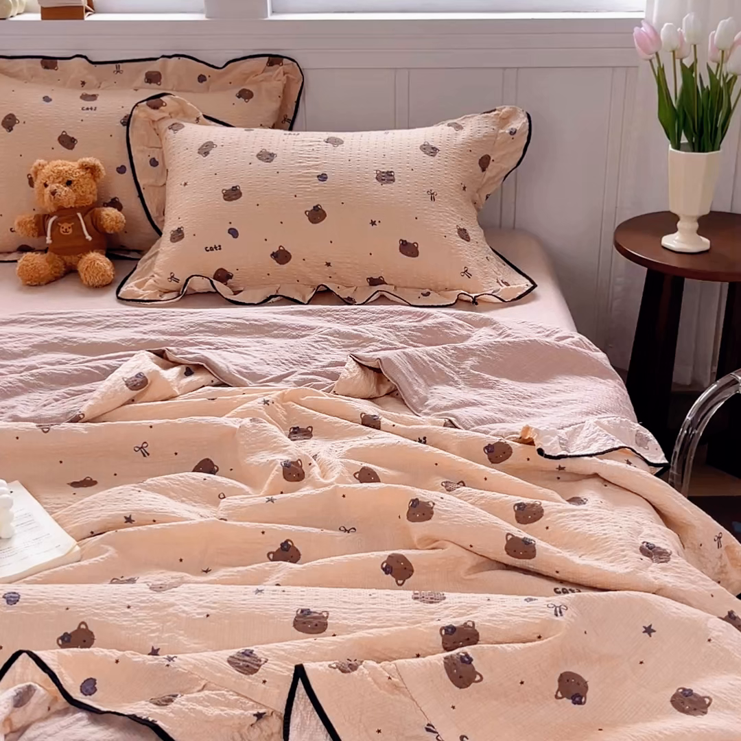 91家纺网 家纺一手货源 找家纺 利禾家纺 2026新款法式花边泡芙纱夏被四件套 曲奇猫