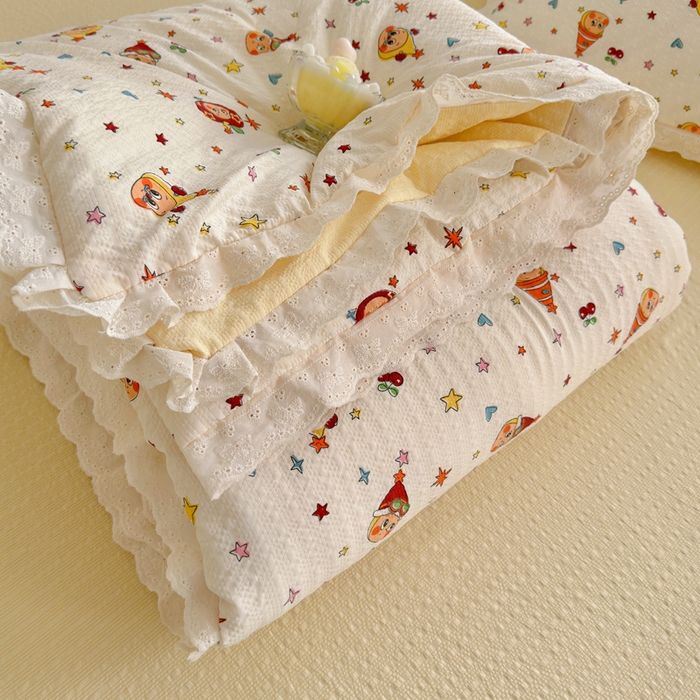 91家纺网 家纺一手货源 找家纺 几禾 2026新款泡芙纱全棉蕾丝花边夏被-花笺系列（甜系花边撞入梦境，软乎乎的质感，治愈所有疲惫） 花笺-旧街星星