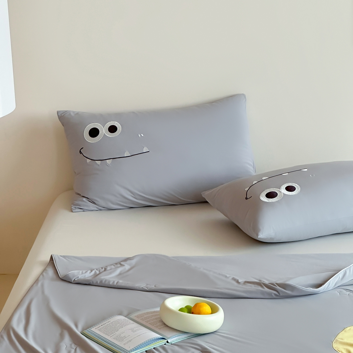 91家纺网 家纺一手货源 找家纺 傲蕾良品 2026新款冰冰鸭即刻凉感夏被-婴童尺寸 是恐龙呀