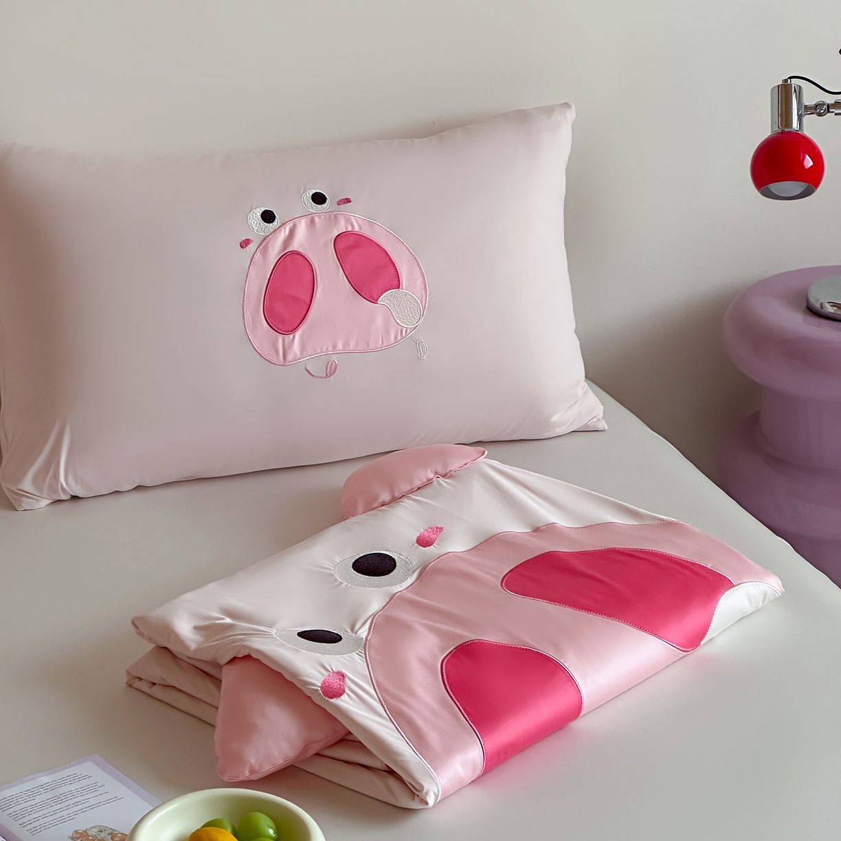 91家纺网 家纺一手货源 找家纺 傲蕾良品 2026新款冰冰鸭即刻凉感夏被-婴童尺寸 馋嘴小猪