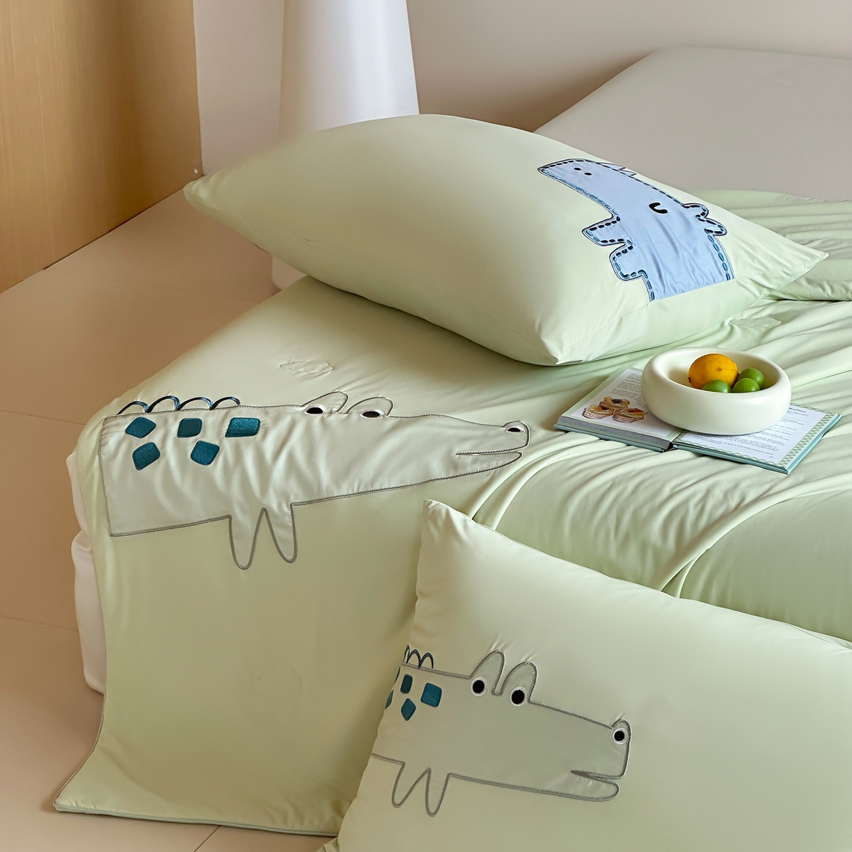 91家纺网 家纺一手货源 找家纺 傲蕾良品 2026新款冰冰鸭即刻凉感夏被-婴童尺寸 犀牛和鳄鱼