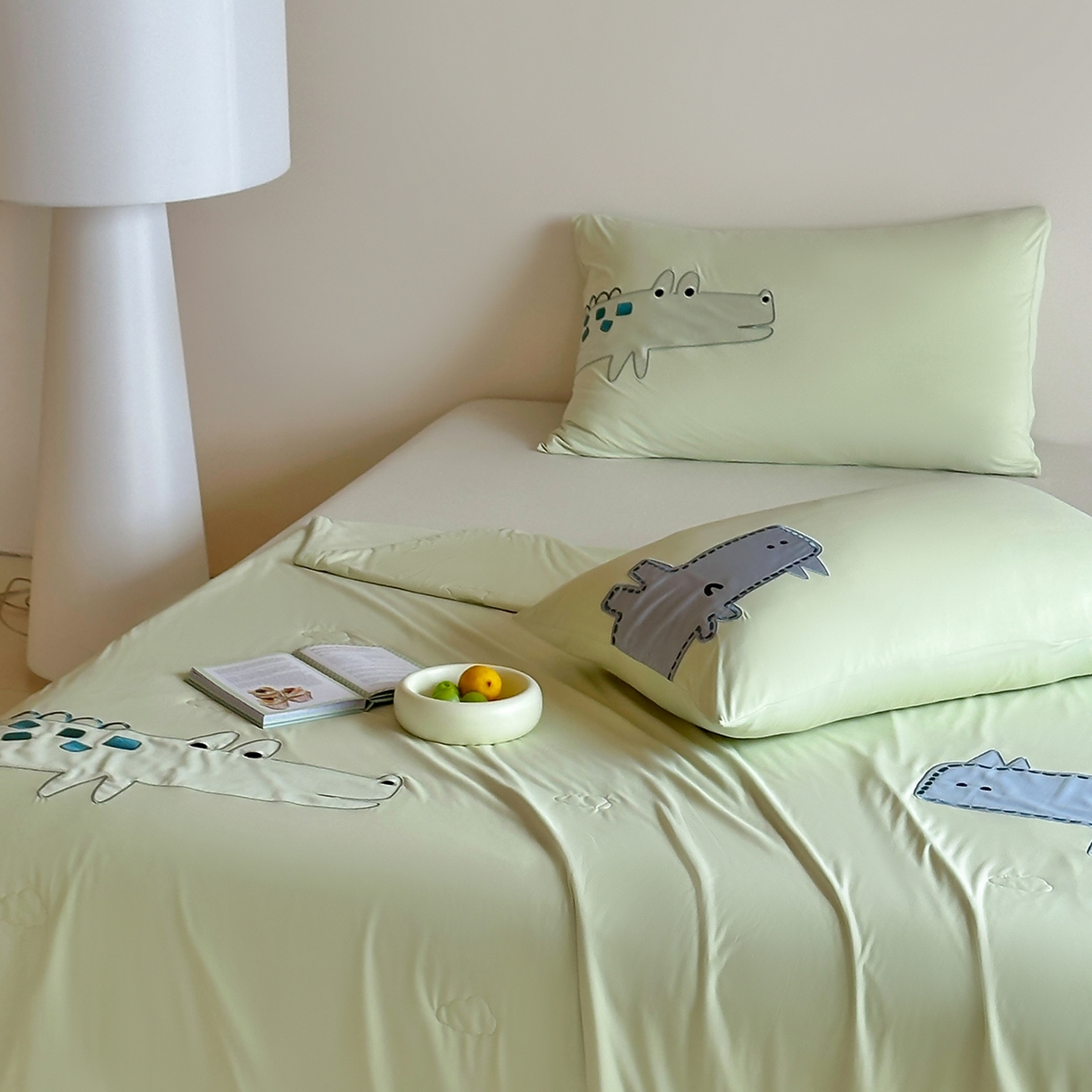 91家纺网 家纺一手货源 找家纺 傲蕾良品 2026新款冰冰鸭即刻凉感夏被-婴童尺寸 犀牛和鳄鱼