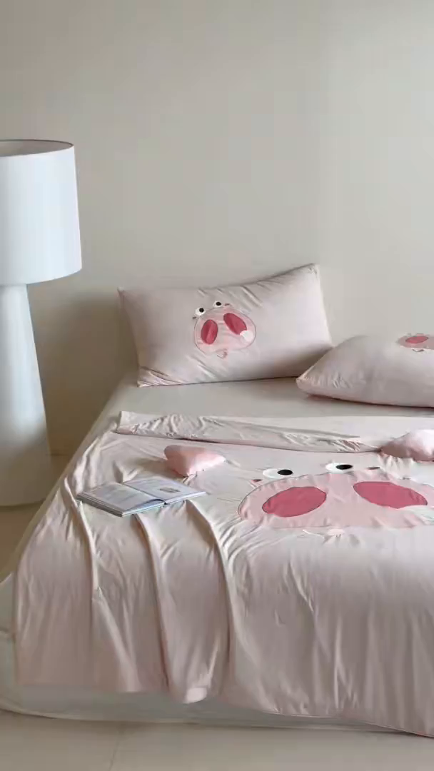 91家纺网 家纺一手货源 找家纺 傲蕾良品 2026新款冰冰鸭即刻凉感夏被-婴童尺寸 馋嘴小猪