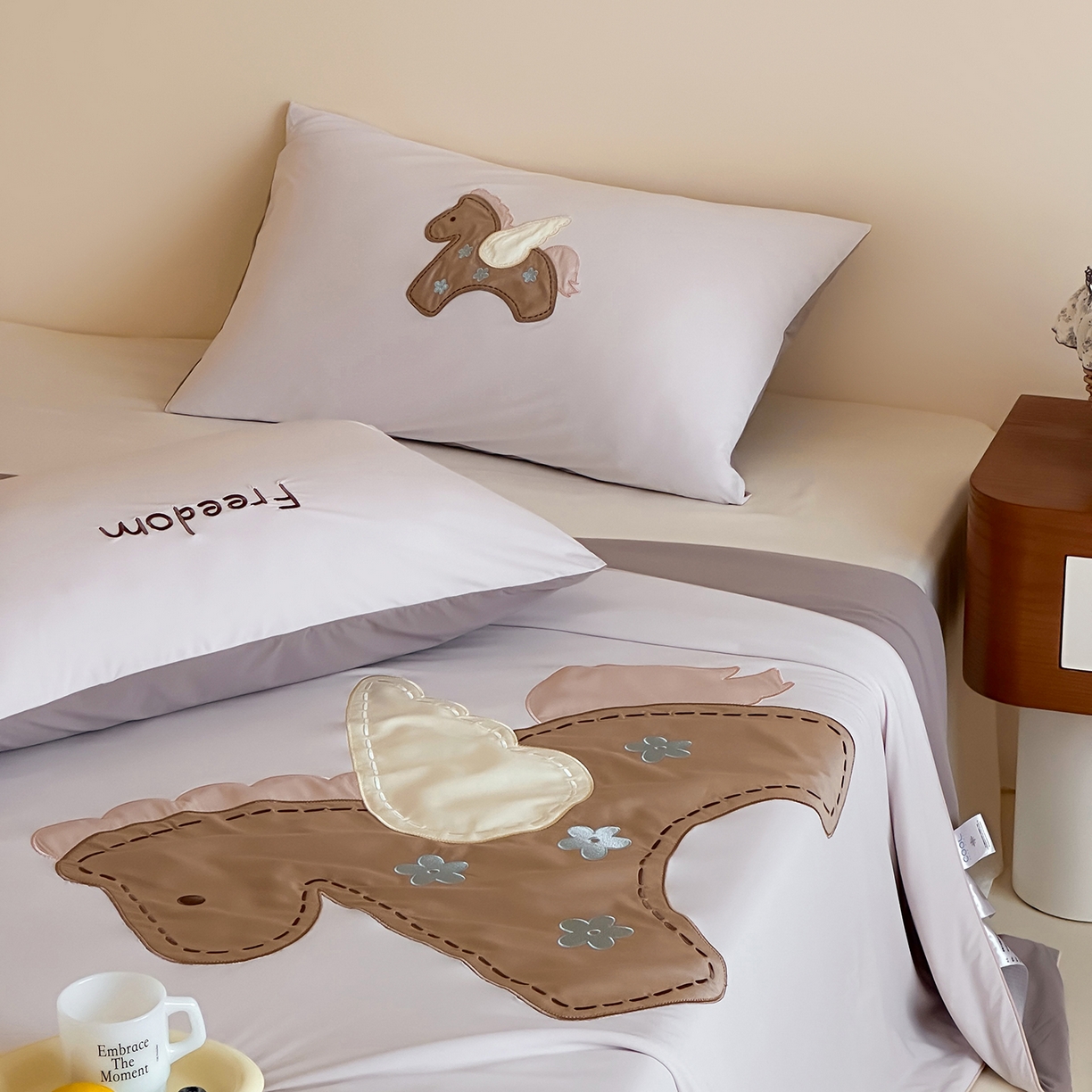 91家纺网 家纺一手货源 找家纺 傲蕾良品 2026新款冰冰鸭即刻凉感夏被-成人尺寸 小马哒哒