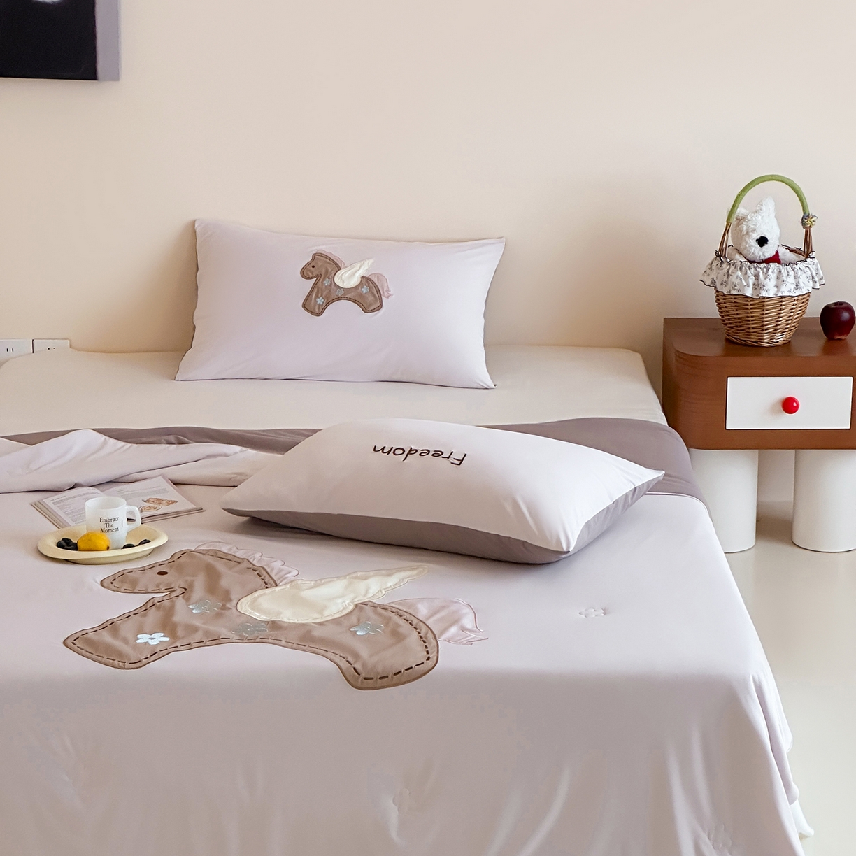 91家纺网 家纺一手货源 找家纺 傲蕾良品 2026新款冰冰鸭即刻凉感夏被-成人尺寸 小马哒哒