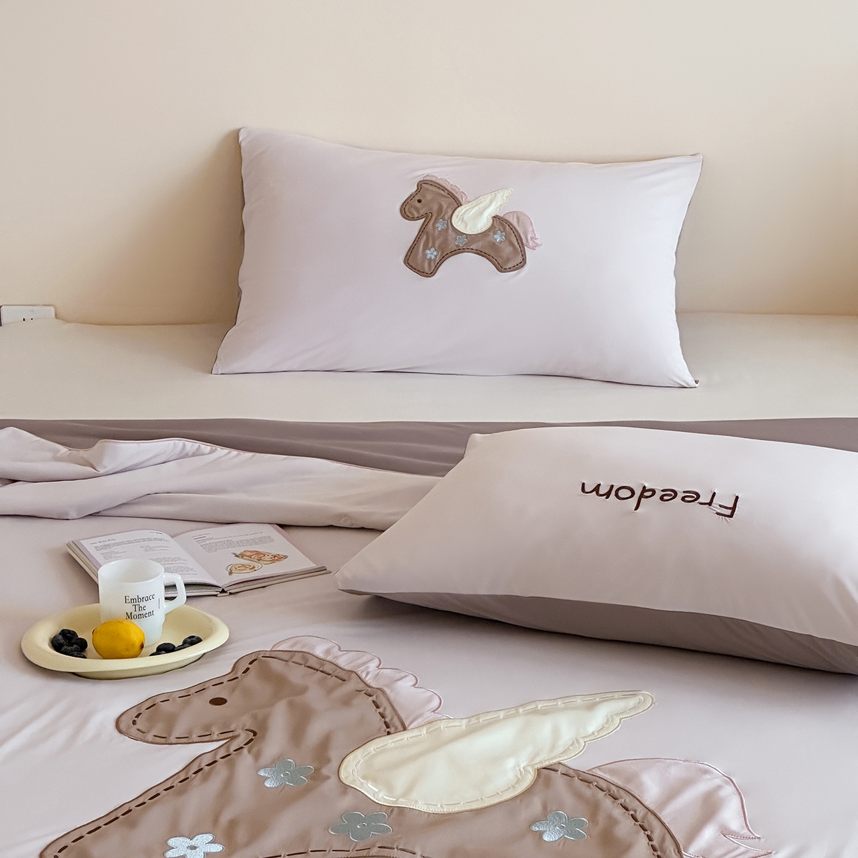 91家纺网 家纺一手货源 找家纺 傲蕾良品 2026新款冰冰鸭即刻凉感夏被-成人尺寸 小马哒哒