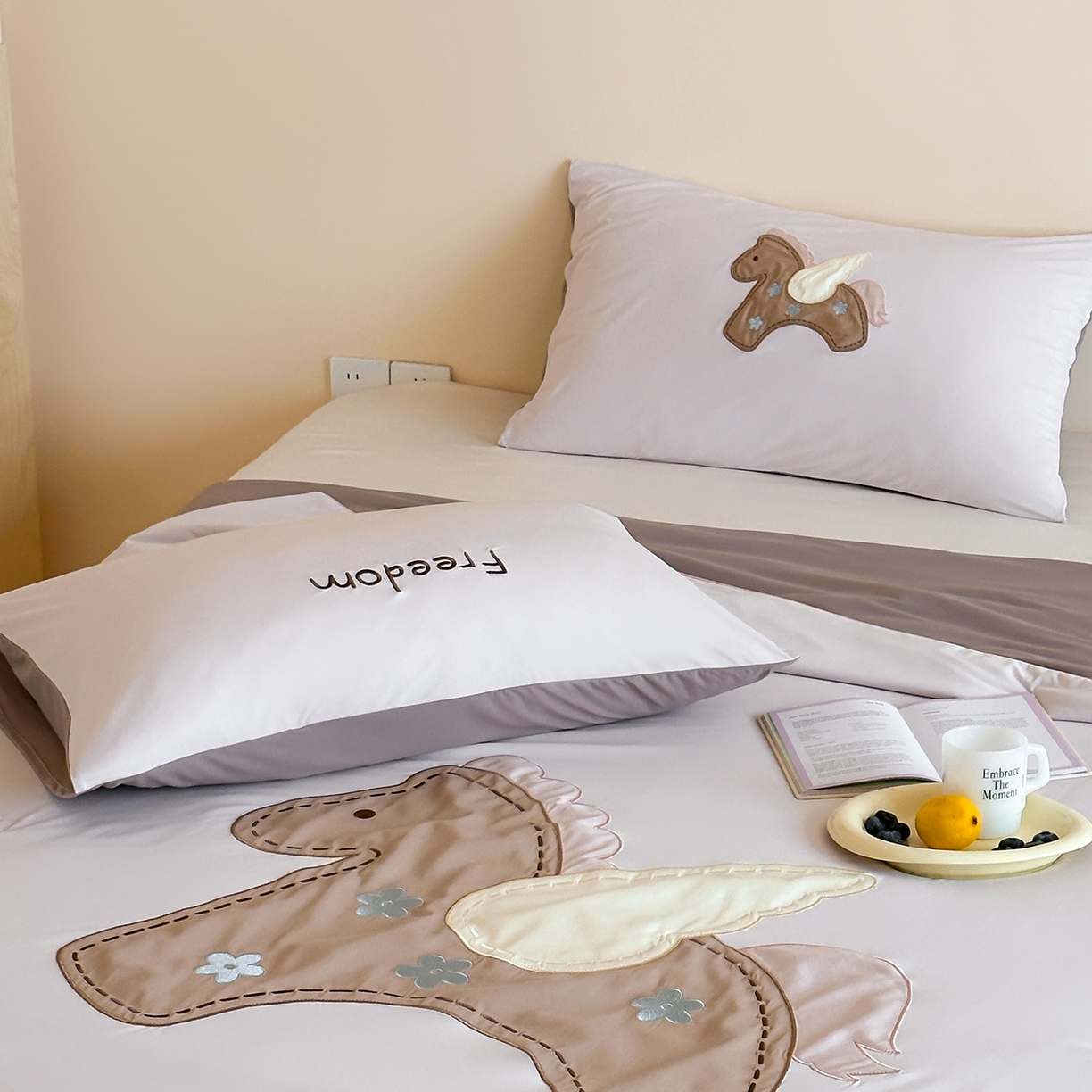 91家纺网 家纺一手货源 找家纺 傲蕾良品 2026新款冰冰鸭即刻凉感夏被-成人尺寸 小马哒哒