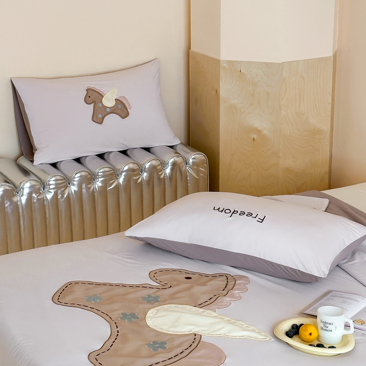 91家纺网 家纺一手货源 找家纺 傲蕾良品 2026新款冰冰鸭即刻凉感夏被-成人尺寸 小马哒哒