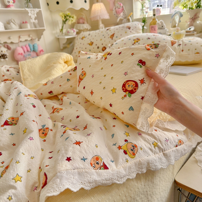 91家纺网 家纺一手货源 找家纺 几禾 2026新款泡芙纱全棉蕾丝花边夏被-花笺系列（甜系花边撞入梦境，软乎乎的质感，治愈所有疲惫） 花笺-旧街星星