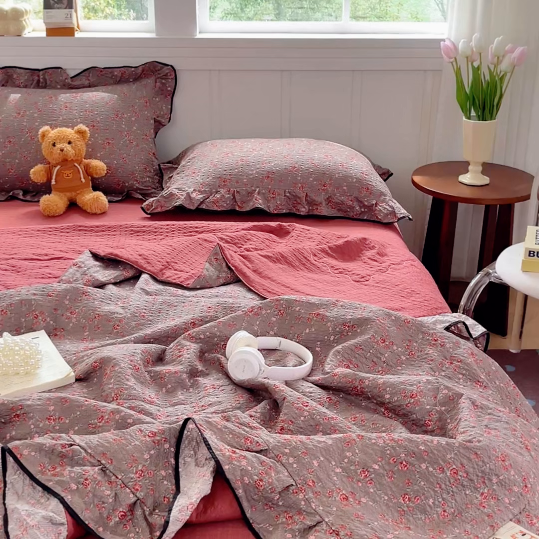 91家纺网 家纺一手货源 找家纺 利禾家纺 2026新款法式花边泡芙纱夏被四件套 星星人