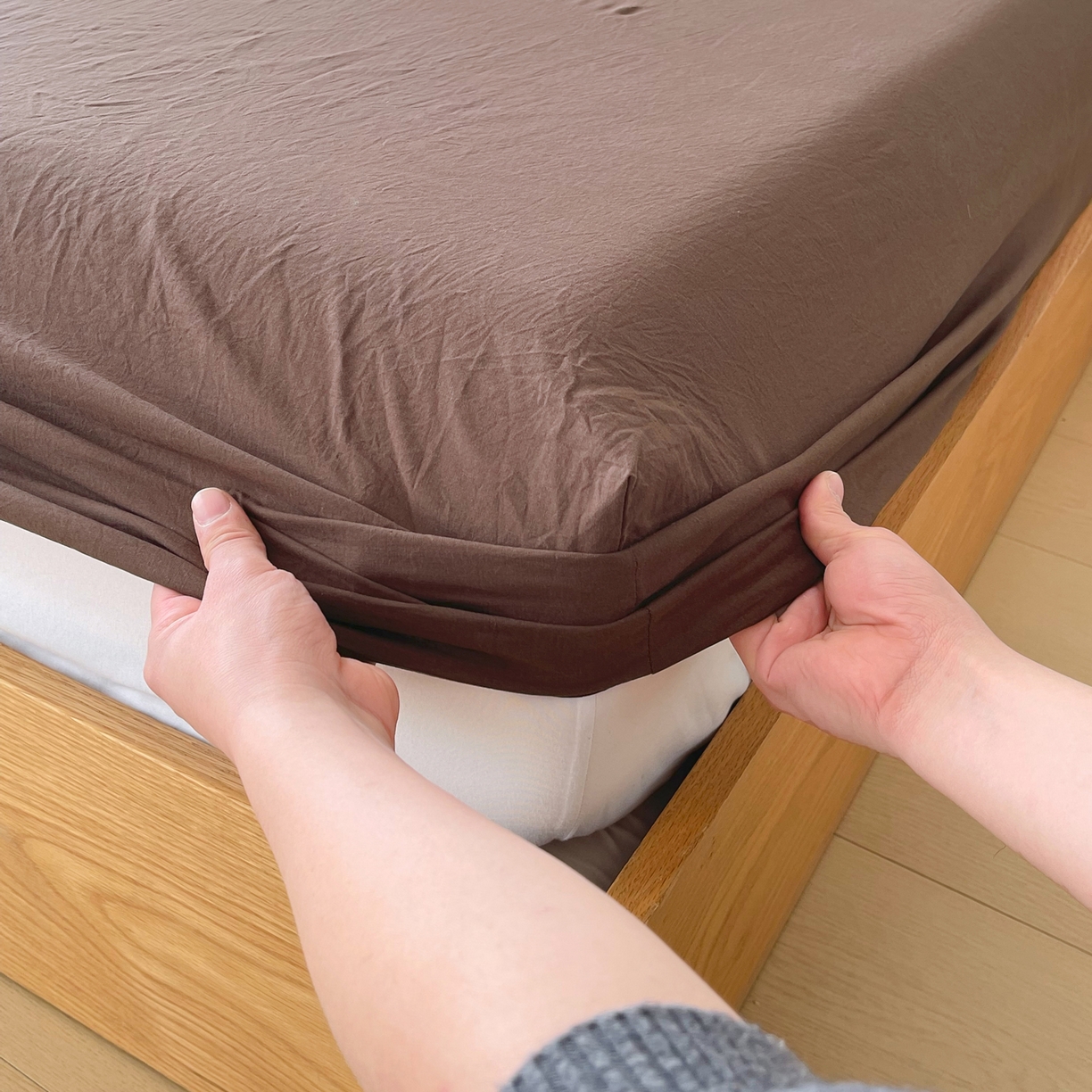 91家纺网 家纺一手货源 找家纺 春皖家纺 2026春夏新款双拼全棉纯棉水洗棉单床笠 床笠单件 慕斯棕