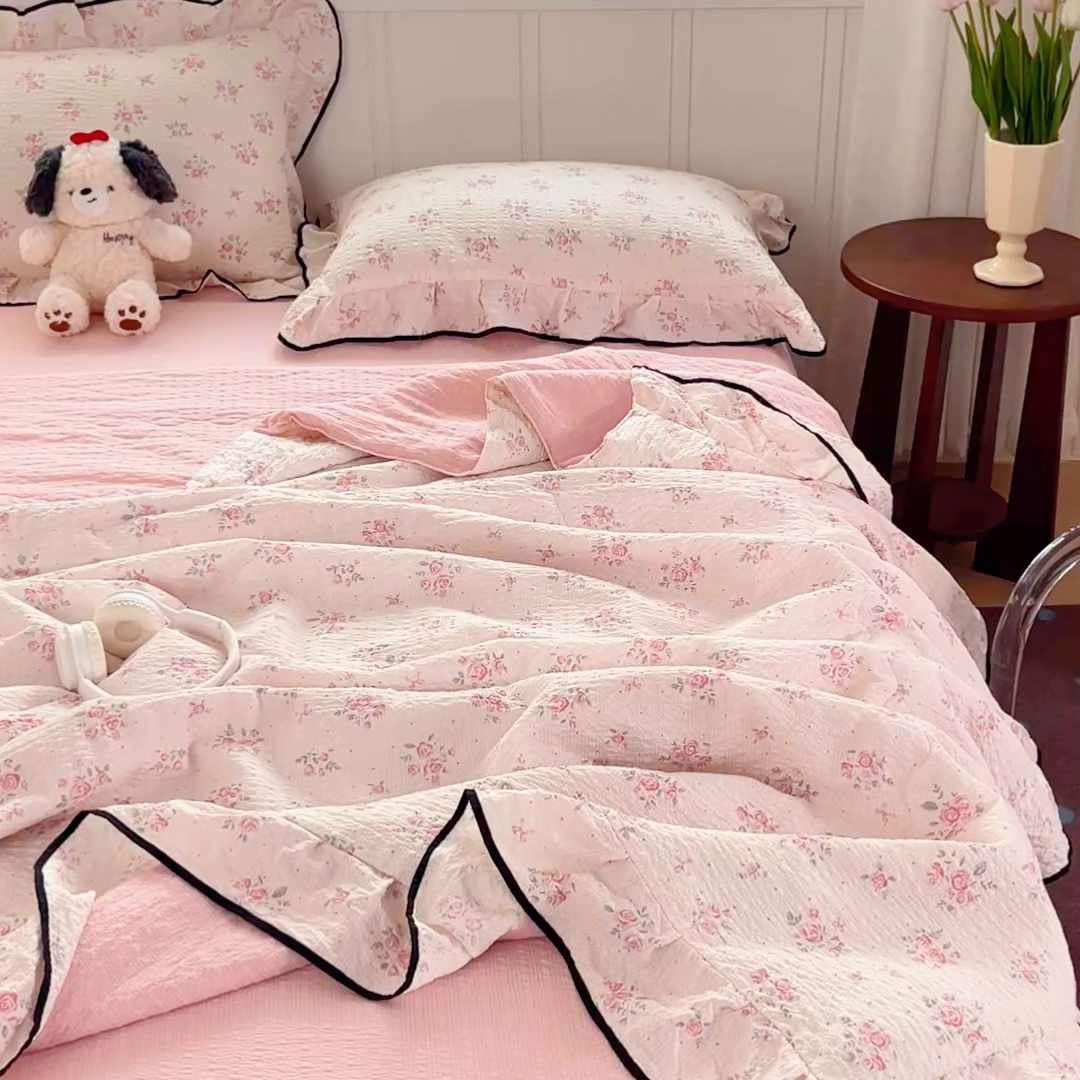 91家纺网 家纺一手货源 找家纺 利禾家纺 2026新款法式花边泡芙纱夏被四件套 月光