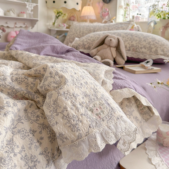91家纺网 家纺一手货源 找家纺 几禾 2026新款泡芙纱全棉蕾丝花边夏被-花笺系列（甜系花边撞入梦境，软乎乎的质感，治愈所有疲惫） 花笺-蕾丝花匣