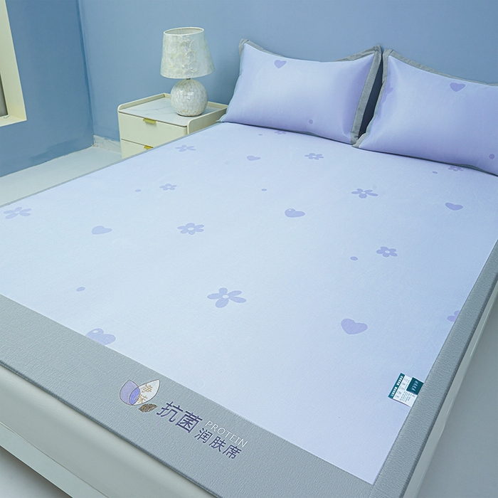 91家纺网 家纺一手货源 找家纺 玖明家纺 2026新款A类精品加厚净味抗菌凉感冰丝席三件套藤席凉席 繁花·花漫山-兰