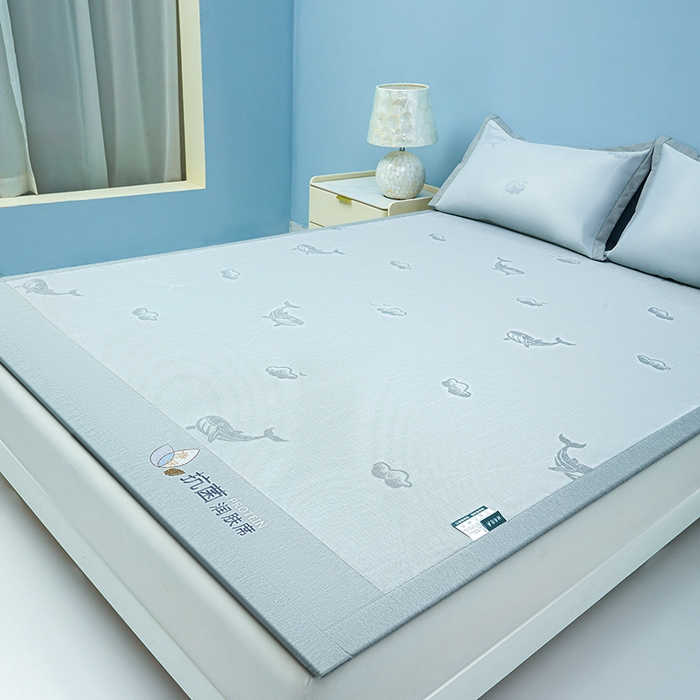 91家纺网 家纺一手货源 找家纺 玖明家纺 2026新款A类精品加厚净味抗菌凉感冰丝席三件套藤席凉席 鲸鱼-绿