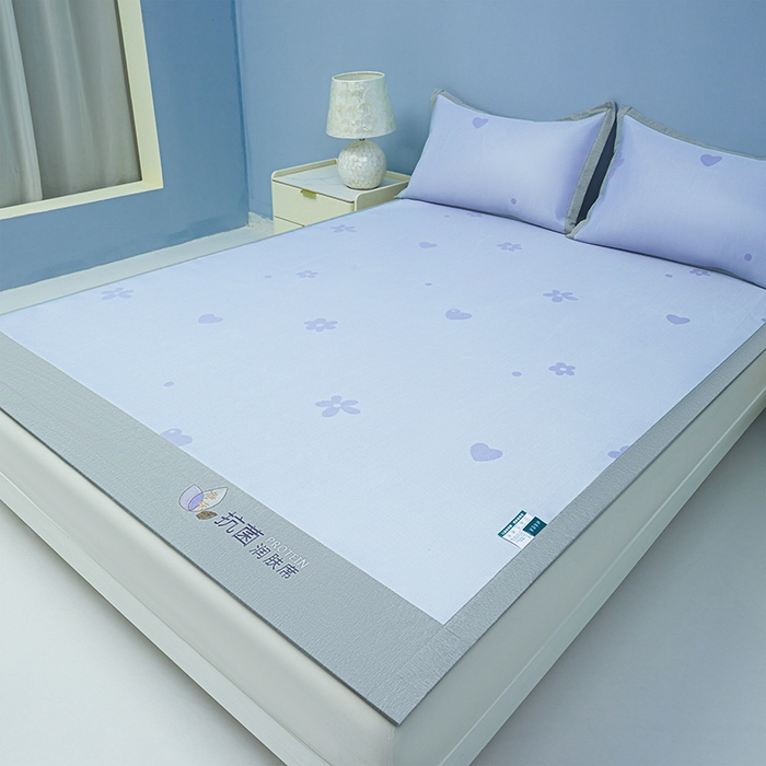 91家纺网 家纺一手货源 找家纺 玖明家纺 2026新款A类精品加厚净味抗菌凉感冰丝席三件套藤席凉席 繁花·花漫山-兰