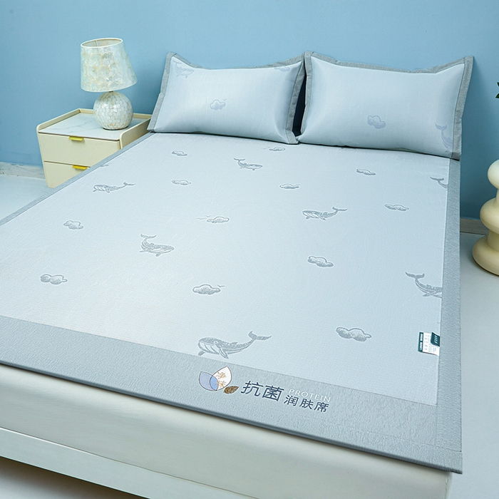 91家纺网 家纺一手货源 找家纺 玖明家纺 2026新款A类精品加厚净味抗菌凉感冰丝席三件套藤席凉席 鲸鱼-绿