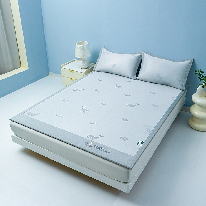 91家纺网 家纺一手货源 找家纺 玖明家纺 2026新款A类精品加厚净味抗菌凉感冰丝席三件套藤席凉席 鲸鱼-绿