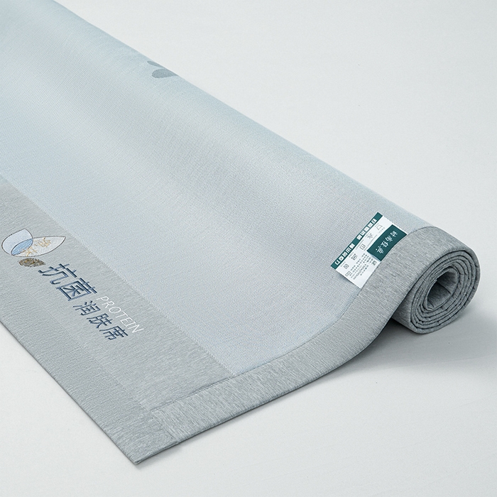 91家纺网 家纺一手货源 找家纺 玖明家纺 2026新款A类精品加厚净味抗菌凉感冰丝席三件套藤席凉席 繁花·花漫山-灰