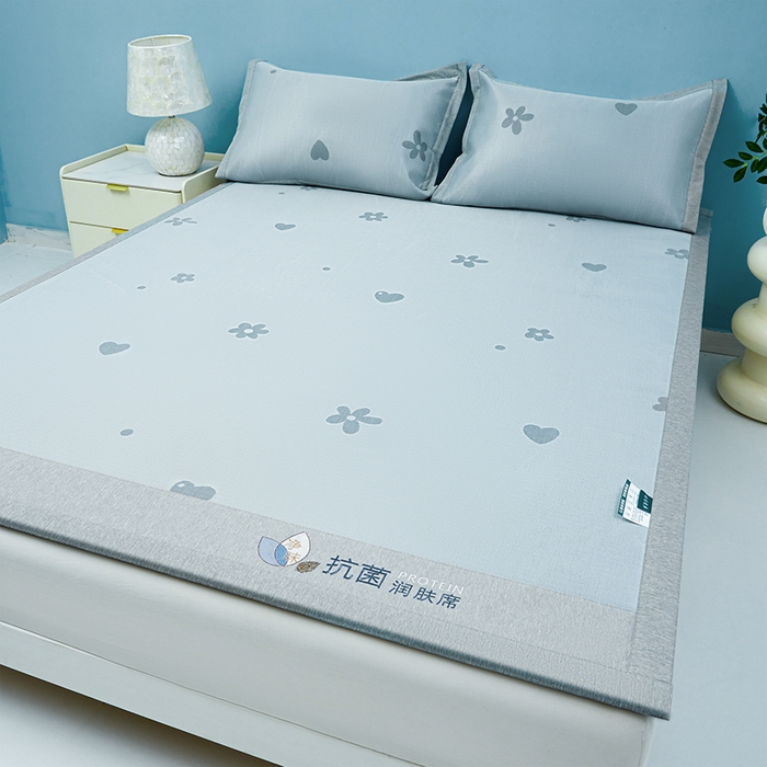 91家纺网 家纺一手货源 找家纺 玖明家纺 2026新款A类精品加厚净味抗菌凉感冰丝席三件套藤席凉席 繁花·花漫山-灰