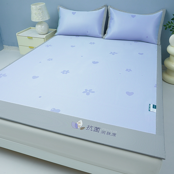 91家纺网 家纺一手货源 找家纺 玖明家纺 2026新款A类精品加厚净味抗菌凉感冰丝席三件套藤席凉席 繁花·花漫山-兰