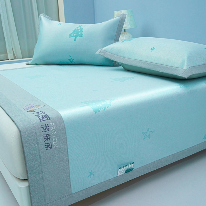 91家纺网 家纺一手货源 找家纺 玖明家纺 2026新款A类精品加厚净味抗菌凉感冰丝席三件套藤席凉席 梦幻森林-绿