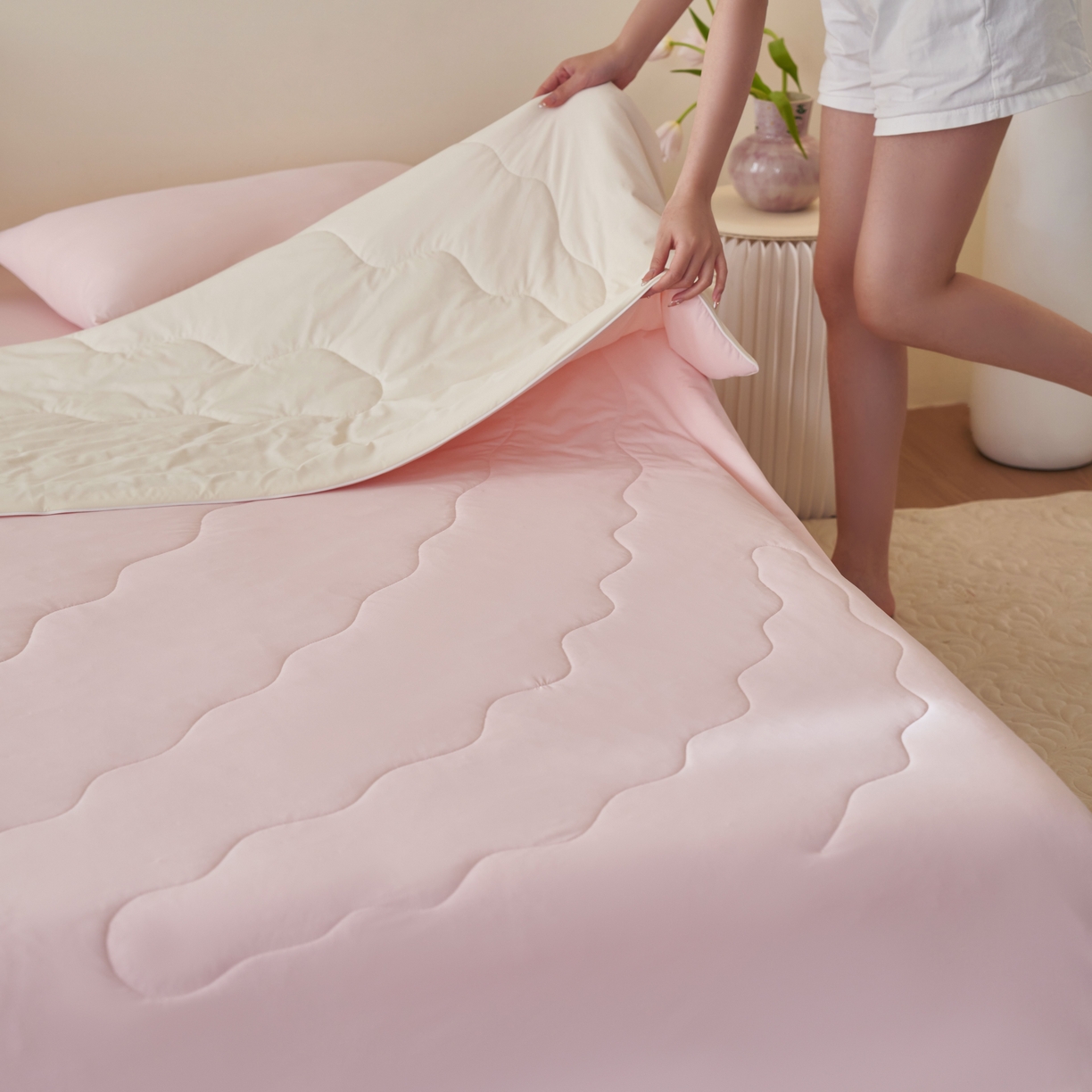 91家纺网 家纺一手货源 找家纺 亿梵家居 2026新款西瓜啵啵凉感夏被夏凉被空调被 蜜桃粉-淡雅黄