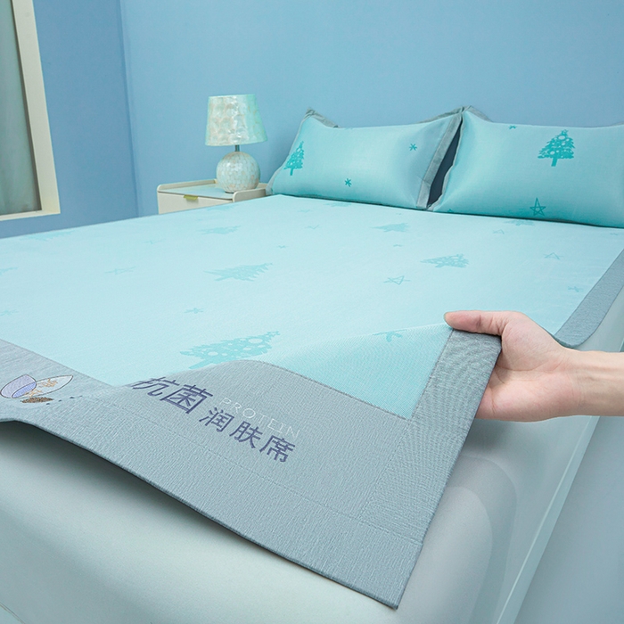 91家纺网 家纺一手货源 找家纺 玖明家纺 2026新款A类精品加厚净味抗菌凉感冰丝席三件套藤席凉席 梦幻森林-绿