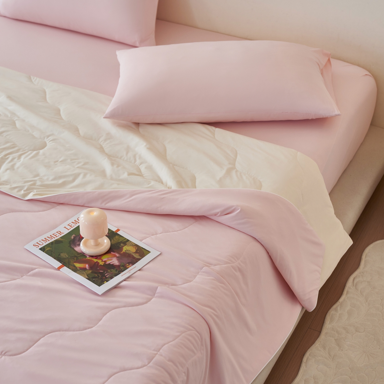 91家纺网 家纺一手货源 找家纺 亿梵家居 2026新款西瓜啵啵凉感夏被夏凉被空调被 蜜桃粉-淡雅黄