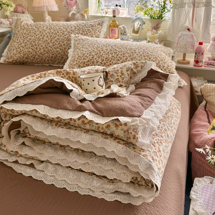 91家纺网 家纺一手货源 找家纺 几禾 2026新款泡芙纱全棉蕾丝花边夏被-花笺系列（甜系花边撞入梦境，软乎乎的质感，治愈所有疲惫） 花笺-暖橘枝