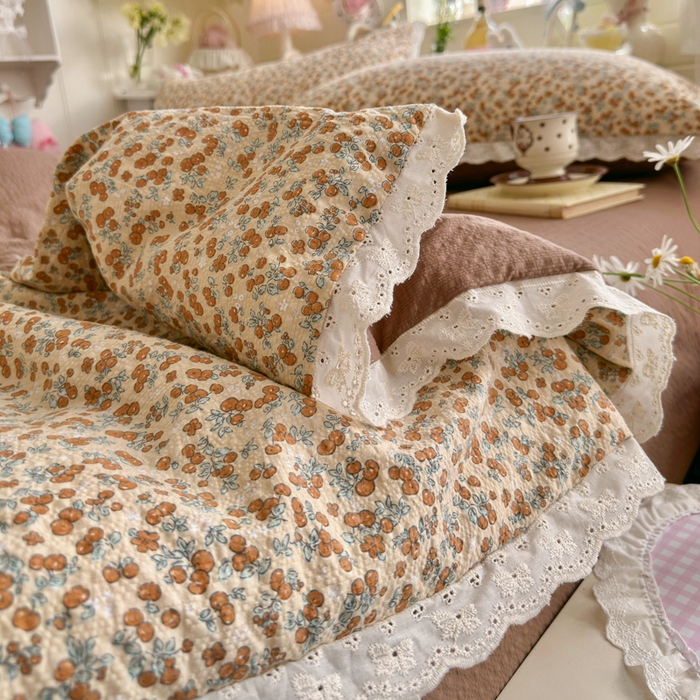 91家纺网 家纺一手货源 找家纺 几禾 2026新款泡芙纱全棉蕾丝花边夏被-花笺系列（甜系花边撞入梦境，软乎乎的质感，治愈所有疲惫） 花笺-暖橘枝