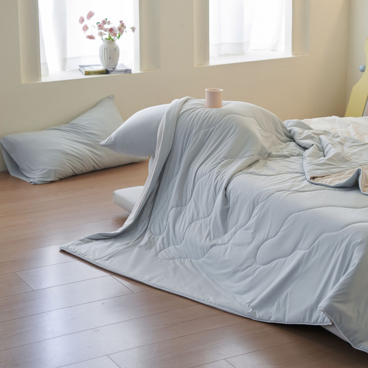 91家纺网 家纺一手货源 找家纺 亿梵家居 2026新款西瓜啵啵凉感夏被夏凉被空调被 轻奢灰-浅奶咖