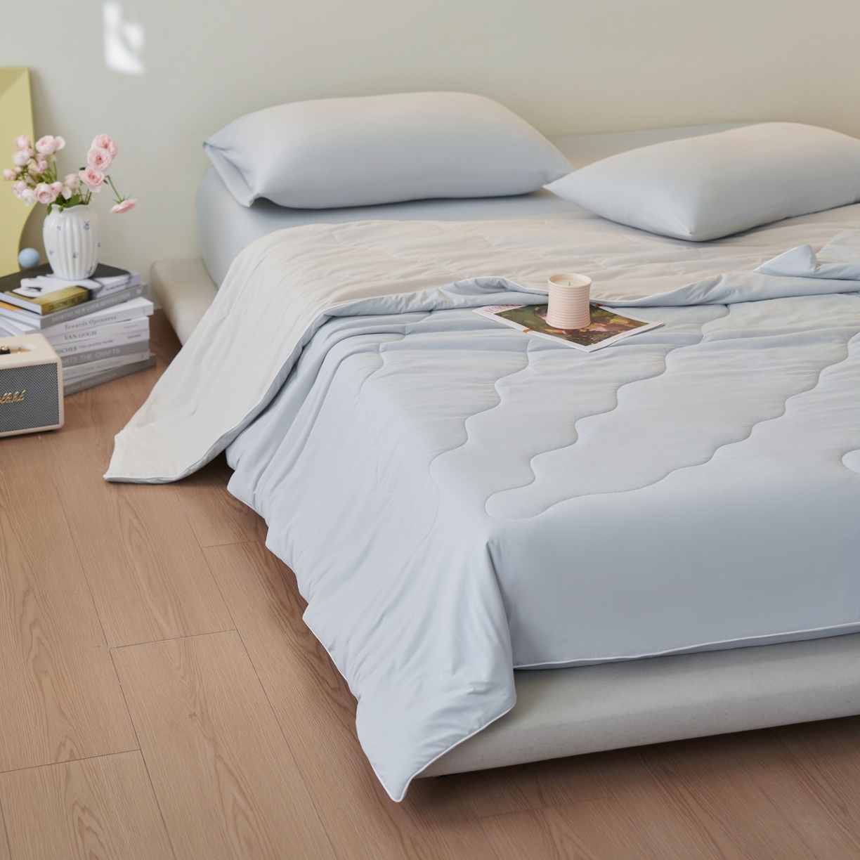 91家纺网 家纺一手货源 找家纺 亿梵家居 2026新款西瓜啵啵凉感夏被夏凉被空调被 轻奢灰-浅奶咖