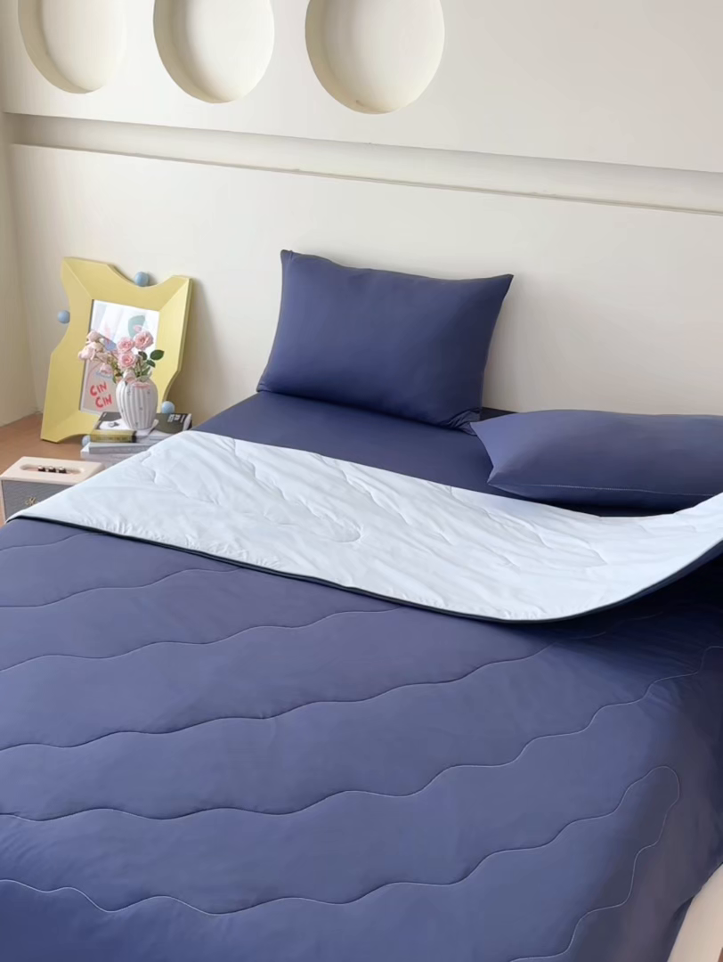 91家纺网 家纺一手货源 找家纺 亿梵家居 2026新款西瓜啵啵凉感夏被夏凉被空调被 深睡蓝-天空蓝