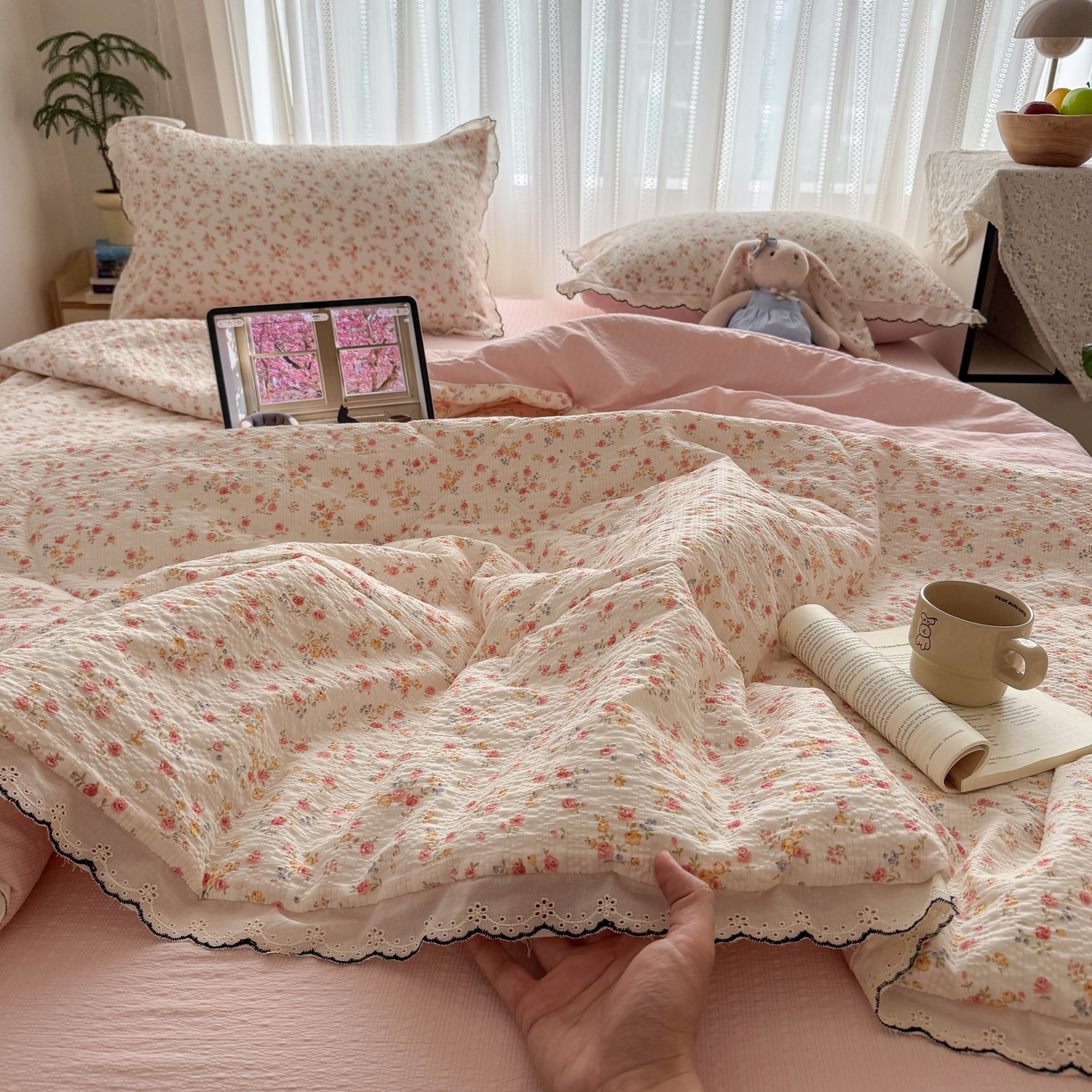 91家纺网 家纺一手货源 找家纺 欧尚 2026新款蕾丝花边夏被款四件套 粉黛