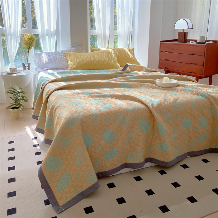 91家纺网 家纺一手货源 找家纺 云天家纺 2026新款A类全棉三层纱多功能毛巾被（盖毯床单夏被） 菠萝气泡-黄