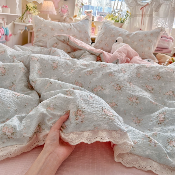 91家纺网 家纺一手货源 找家纺 几禾 2026新款泡芙纱全棉蕾丝花边夏被-花笺系列（甜系花边撞入梦境，软乎乎的质感，治愈所有疲惫） 花笺-柔诗意