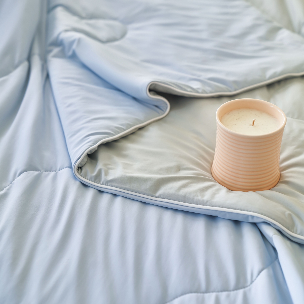 91家纺网 家纺一手货源 找家纺 亿梵家居 2026新款西瓜啵啵凉感夏被夏凉被空调被 天空蓝-轻奢灰