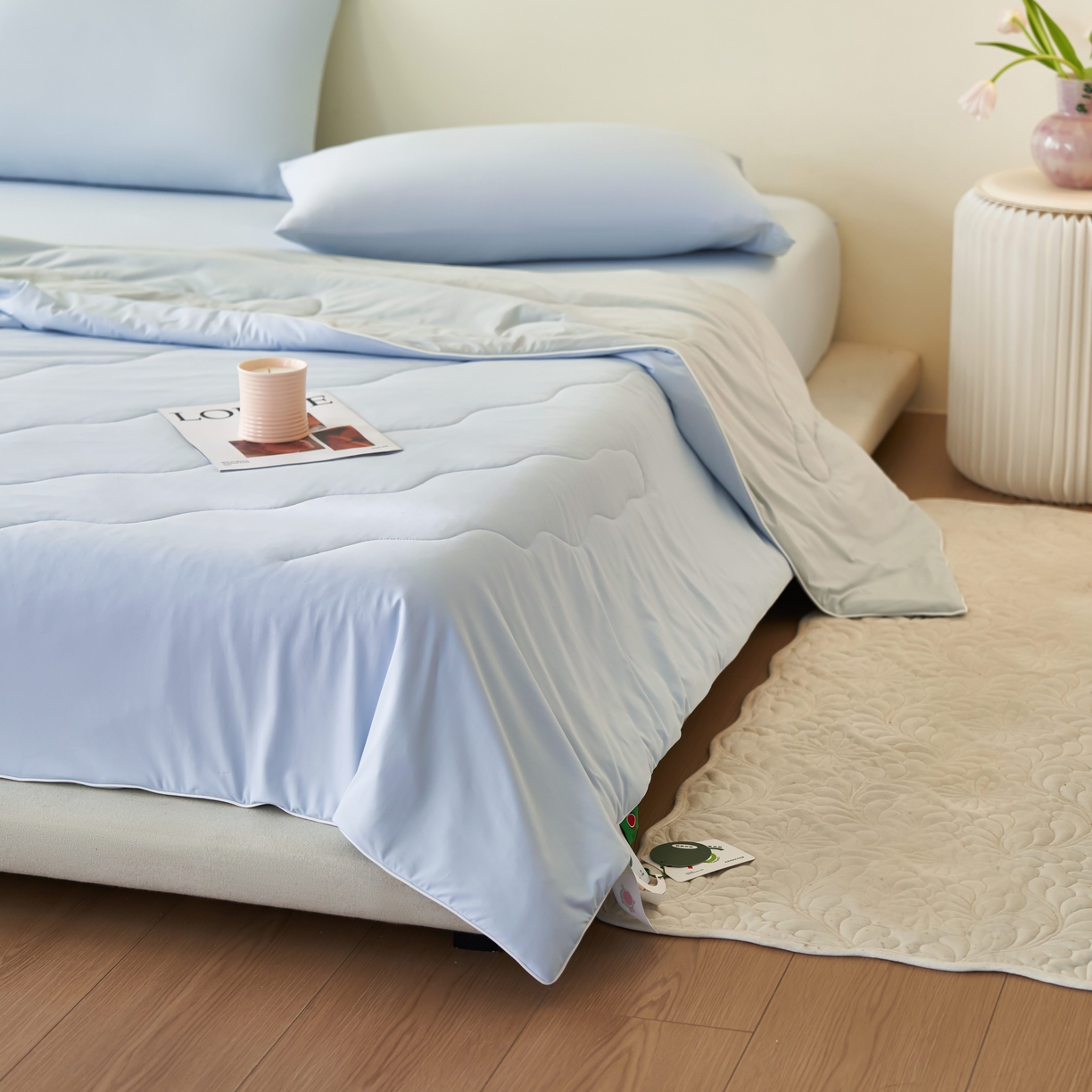 91家纺网 家纺一手货源 找家纺 亿梵家居 2026新款西瓜啵啵凉感夏被夏凉被空调被 天空蓝-轻奢灰