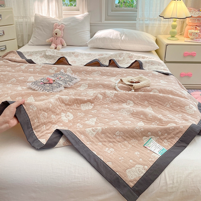 91家纺网 家纺一手货源 找家纺 云天家纺 2026新款A类全棉三层纱多功能毛巾被（盖毯床单夏被） 萌宠小狗-咖