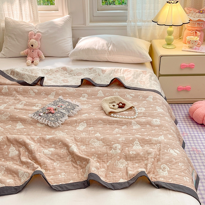 91家纺网 家纺一手货源 找家纺 云天家纺 2026新款A类全棉三层纱多功能毛巾被（盖毯床单夏被） 萌宠小狗-咖