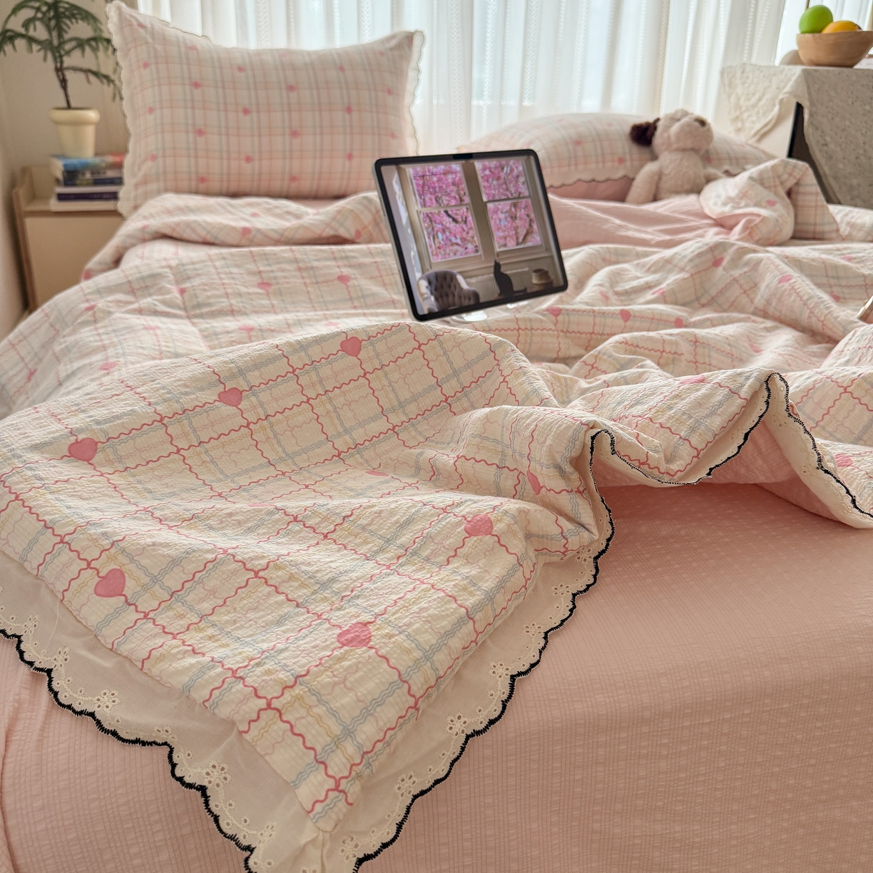 91家纺网 家纺一手货源 找家纺 欧尚 2026新款蕾丝花边夏被款四件套 格格心