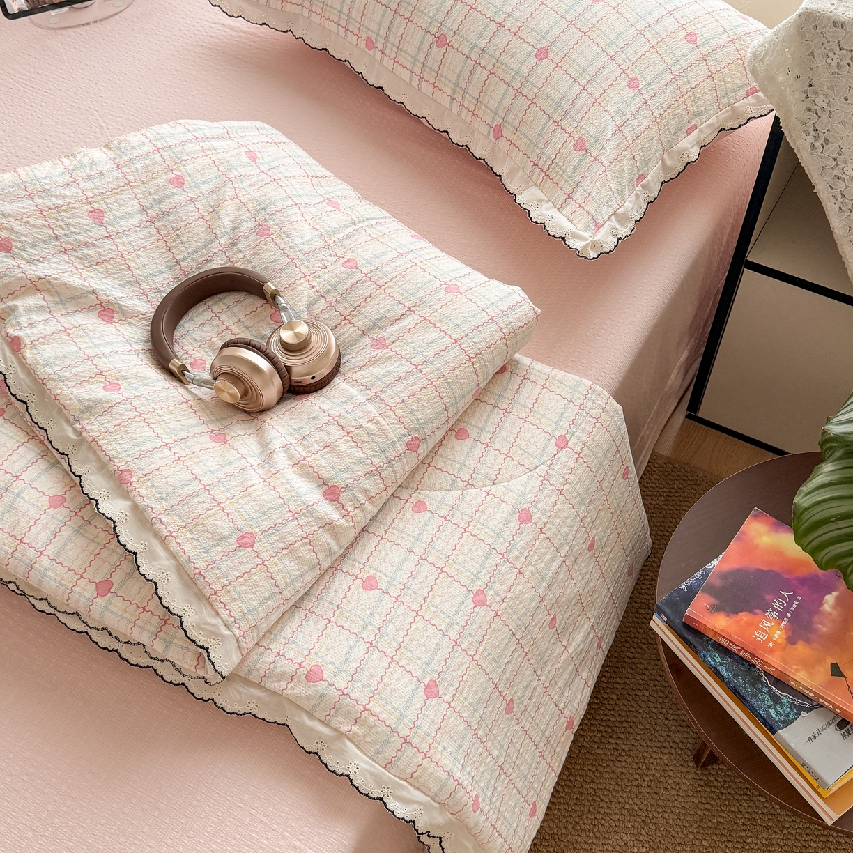 91家纺网 家纺一手货源 找家纺 欧尚 2026新款蕾丝花边夏被款四件套 格格心