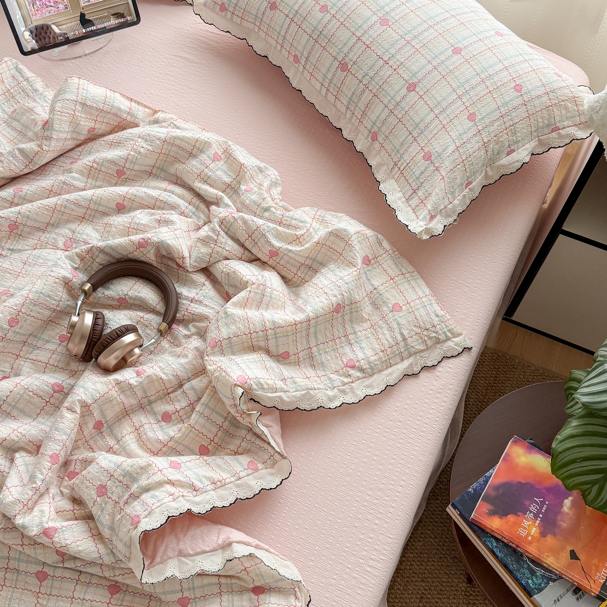 91家纺网 家纺一手货源 找家纺 欧尚 2026新款蕾丝花边夏被款四件套 格格心
