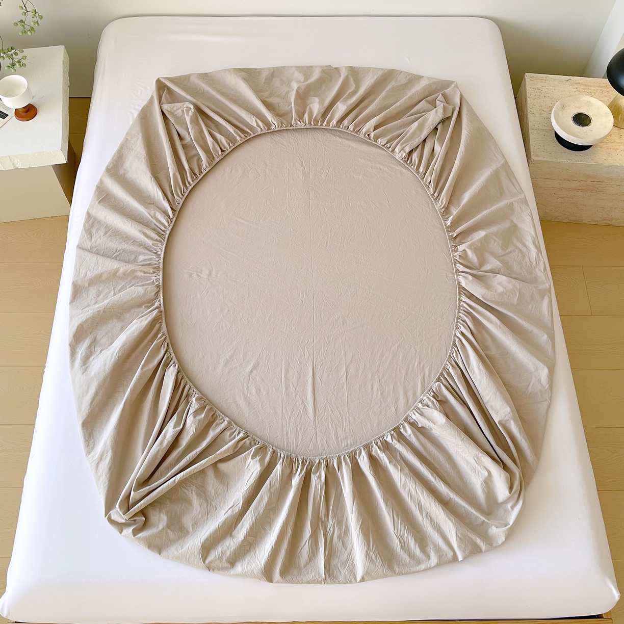 91家纺网 家纺一手货源 找家纺 春皖家纺 2026春夏新款双拼全棉纯棉水洗棉单床笠 床笠单件 素雅卡其