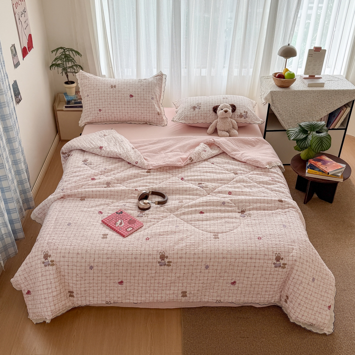 91家纺网 家纺一手货源 找家纺 欧尚 2026新款蕾丝花边夏被款四件套 格系萌兔