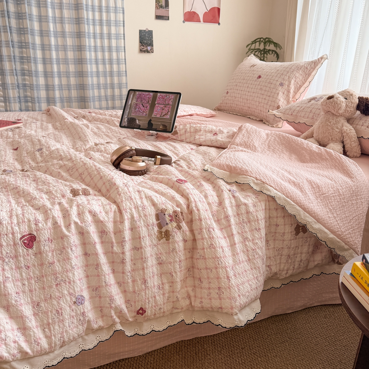 91家纺网 家纺一手货源 找家纺 欧尚 2026新款蕾丝花边夏被款四件套 格系萌兔