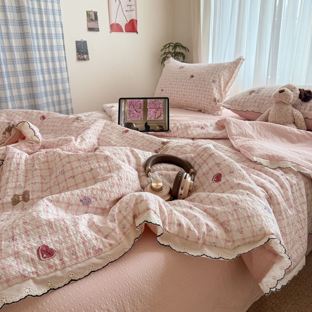 91家纺网 家纺一手货源 找家纺 欧尚 2026新款蕾丝花边夏被款四件套 格系萌兔